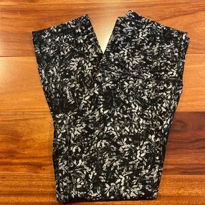Lululemon Align high rise pant 21” size 6 blossom overlay starlight multi